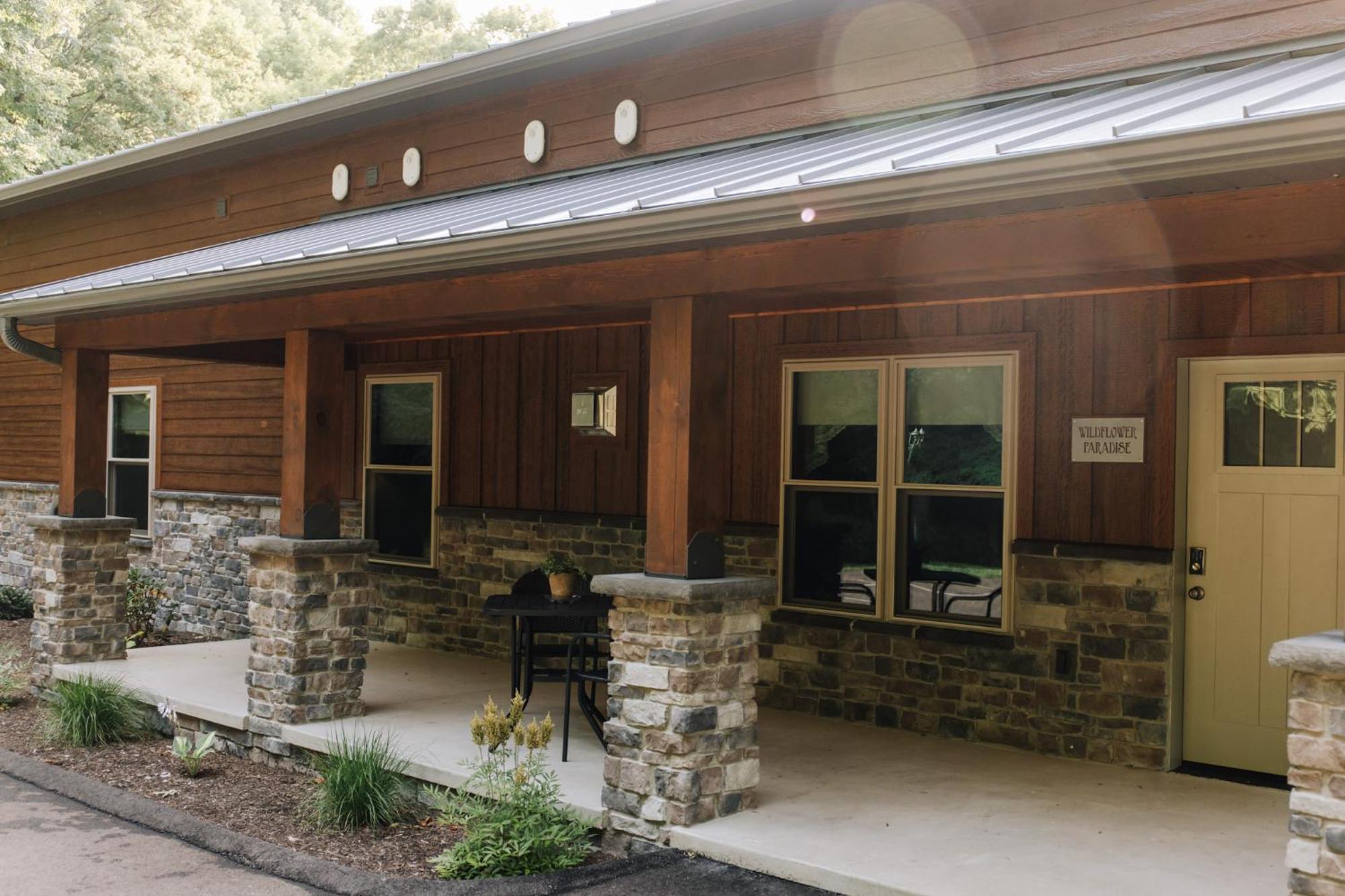 Sojourner'S Lodge & Log Cabin Suites Dundee المظهر الخارجي الصورة
